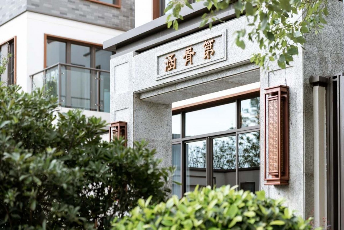 惠州博罗徽派四合院新楼盘佳兆业东江熙园的的别墅多少钱一个平方，为什么比东江月岛便宜-真的房房产网